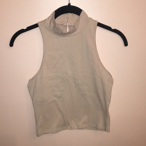Size XS Cream Crop Top - Picture 1 of 3